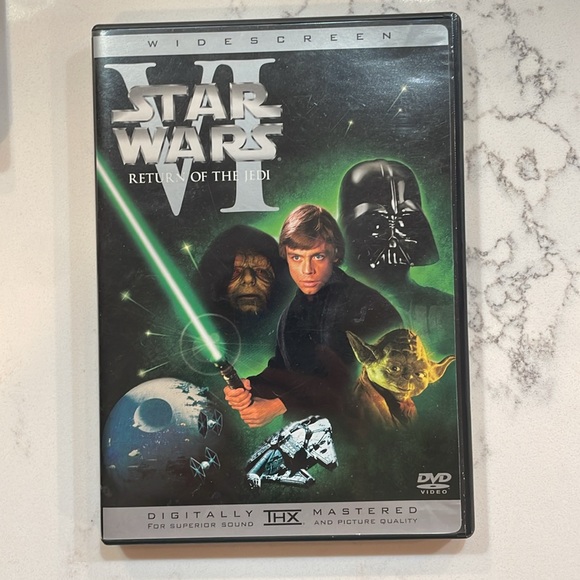Star Wars DVD Collection in Black featuring Iconic Artwork and Sci-Fi Adventure - Picture 5 of 7